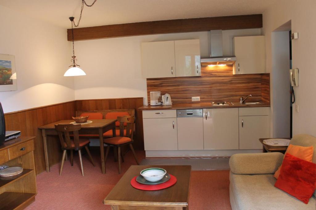 Ferienwohnung AppHaus Sonne Heiligenblut am Großglockner Zimmer foto