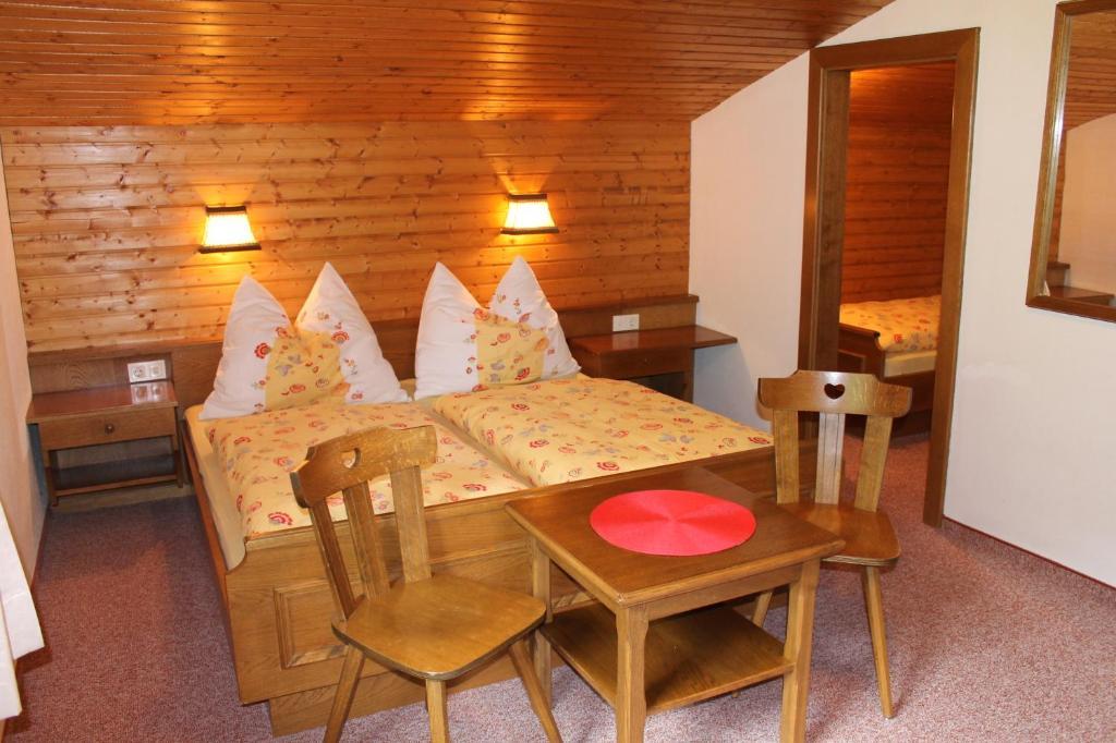 Ferienwohnung AppHaus Sonne Heiligenblut am Großglockner Zimmer foto