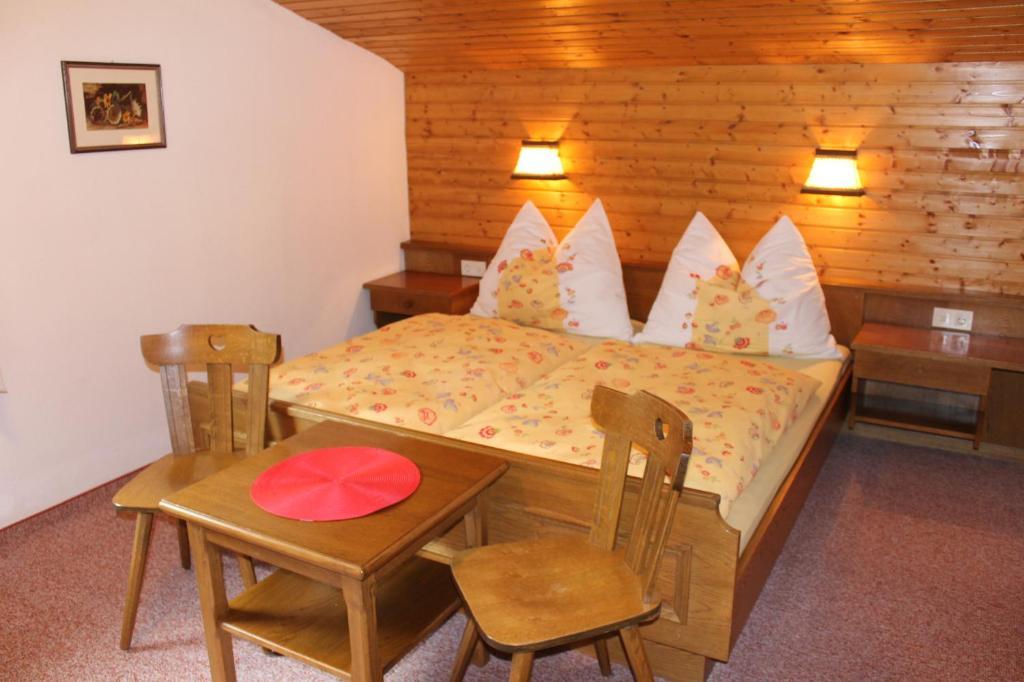 Ferienwohnung AppHaus Sonne Heiligenblut am Großglockner Zimmer foto